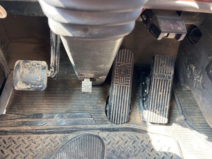 2010-kenworth-t270-image-41