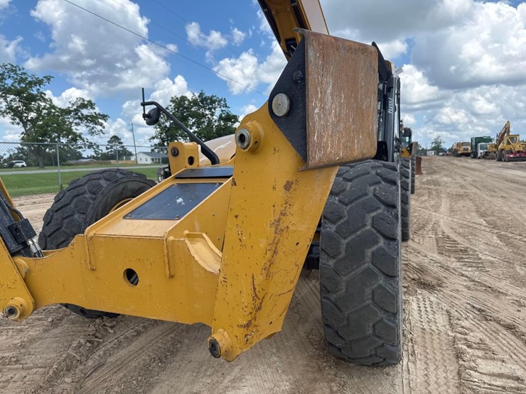 2020-caterpillar-tl1255d-image-19