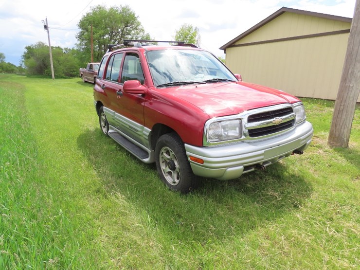2000-chevrolet-tracker-image-4