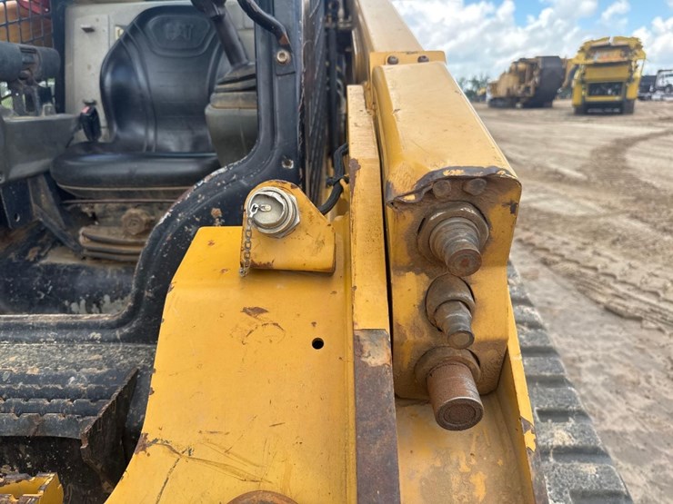 2014-caterpillar-279d-image-21