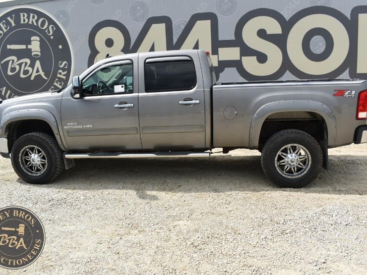 2007-gmc-sierra-2500-image-13