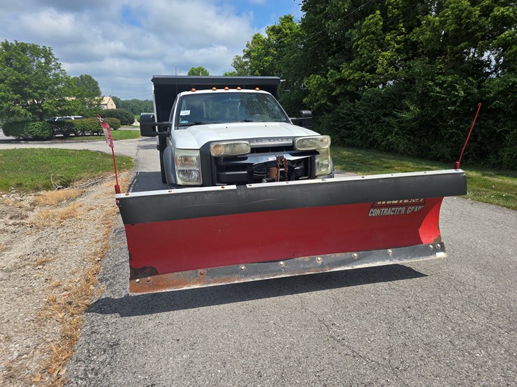 2011-ford-f550-image-51