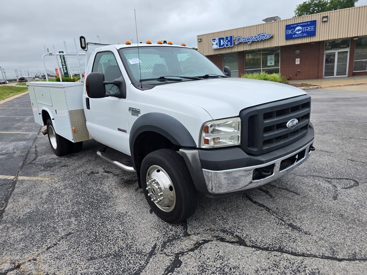 2007-ford-f550-image-41