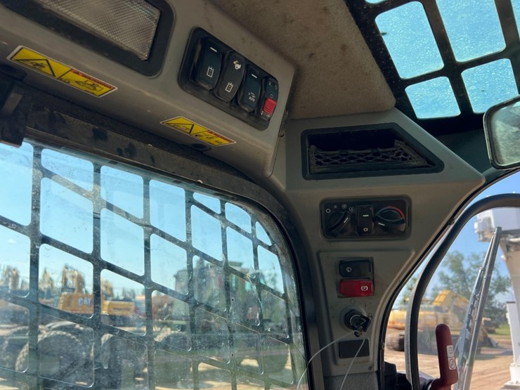 2019-caterpillar-262d3-image-23