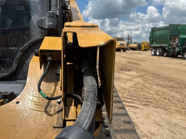 2021-caterpillar-299d3-xe-image-22
