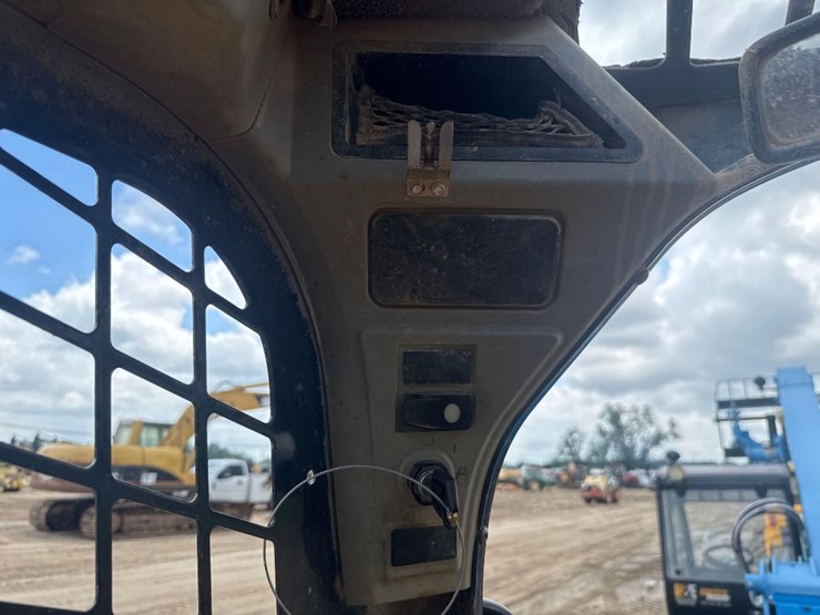 2014-caterpillar-279d-image-25