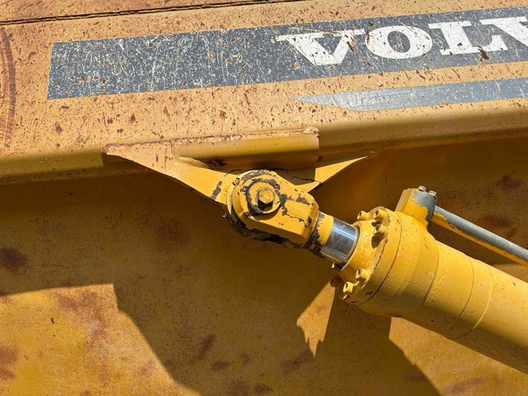 1998-volvo-a40-image-19