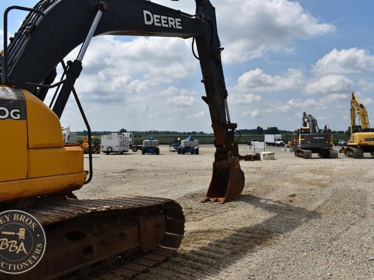 2018-deere-210g-lc-image-25