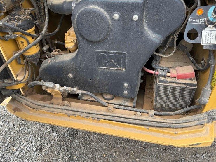 2019-caterpillar-299d2-xhp-image-21