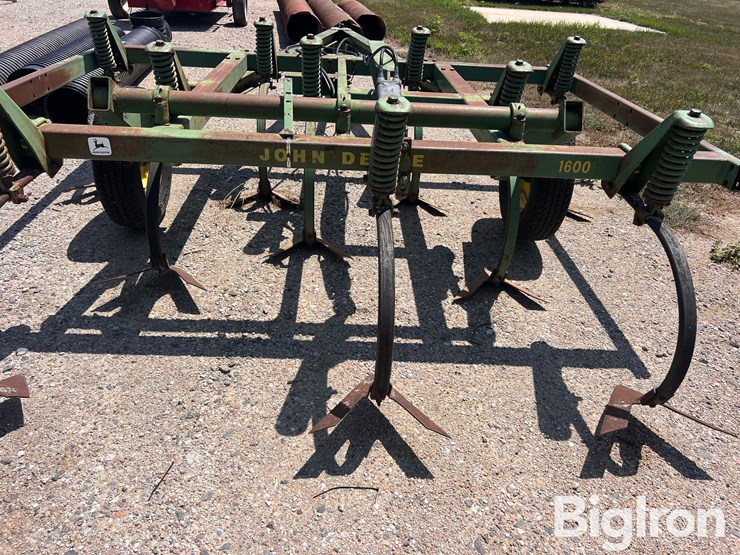 john-deere-1600-image-17