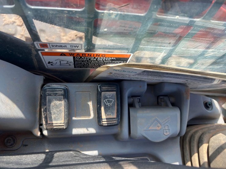 kubota-svl97-2-image-30