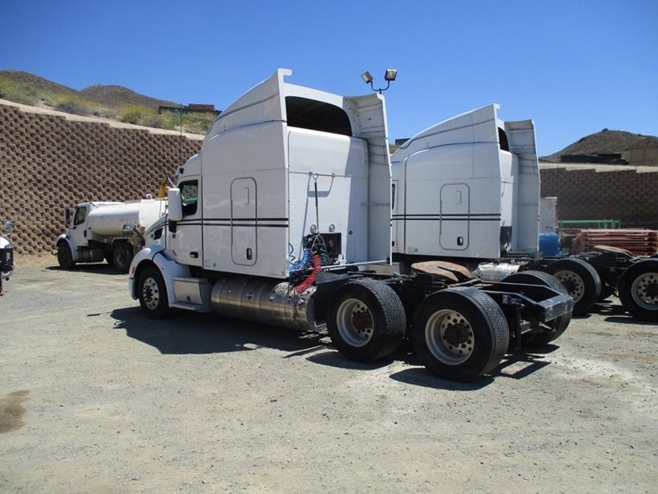 2016-peterbilt-579-image-4