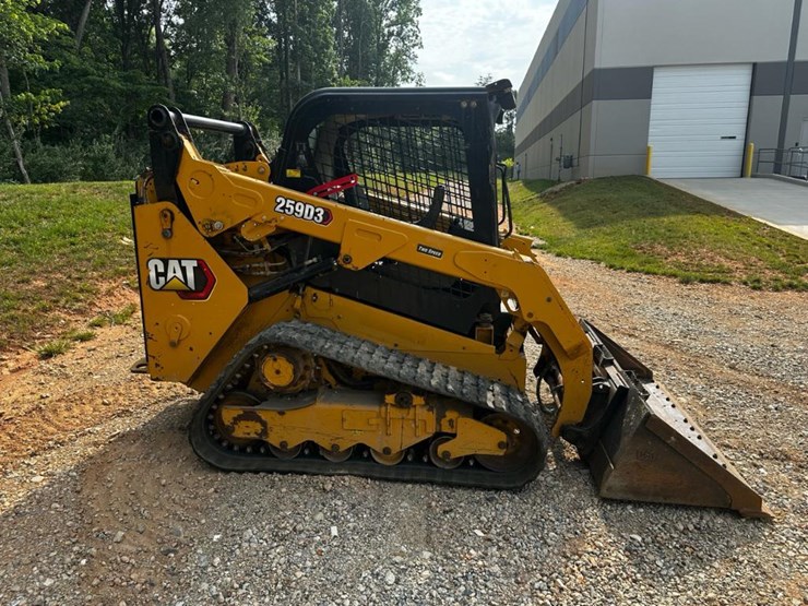 2020-caterpillar-259d3-image-3