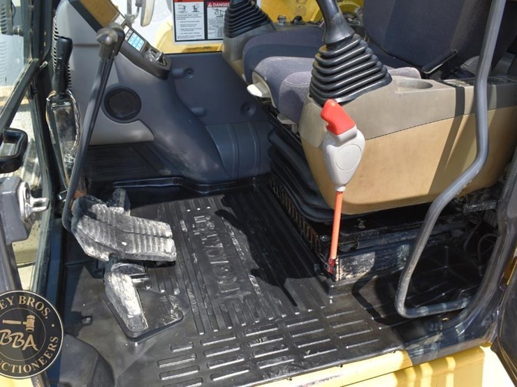 2014-komatsu-pc360-lc-10-image-87