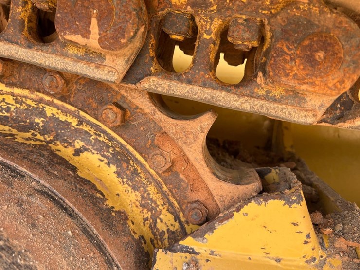 2021-caterpillar-d3-lgp-image-14