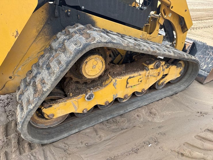 2020-caterpillar-289d3-image-13