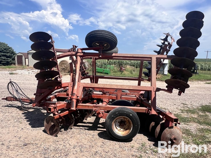 massey-ferguson-820-image-8