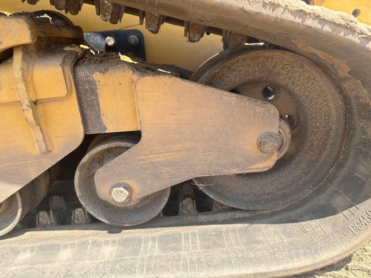 2021-caterpillar-289d3-image-15