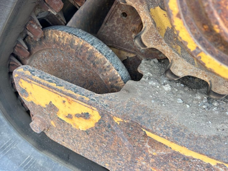2016-caterpillar-259d-image-19