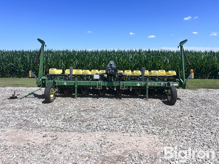 john-deere-1730-image-2
