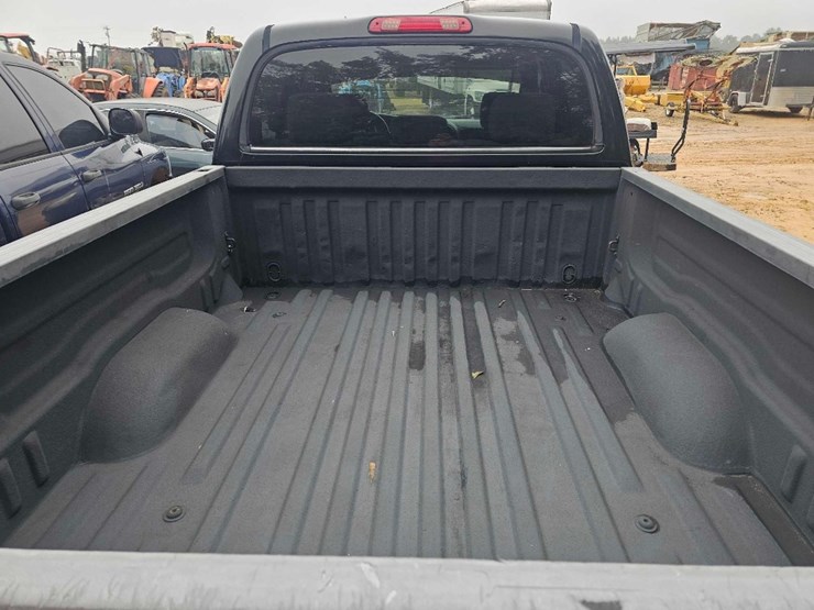 2005-toyota-tundra-image-5