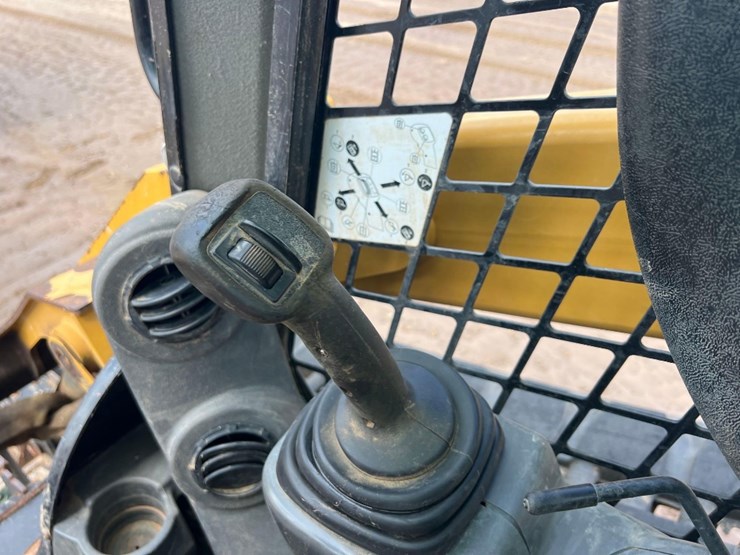 2019-caterpillar-289d-image-26