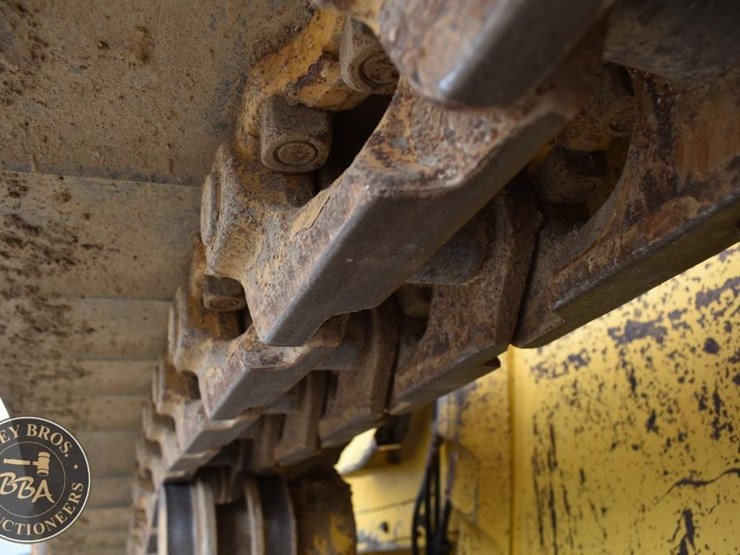 2015-komatsu-d61exi-23-image-21