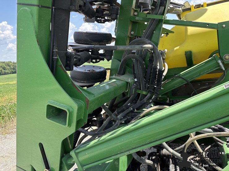 2011-john-deere-1990-image-19