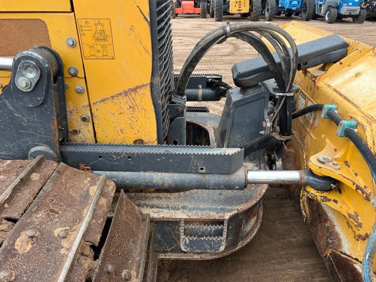 2016-deere-700k-lgp-image-20