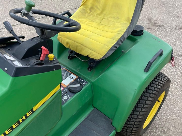 john-deere-425-image-17