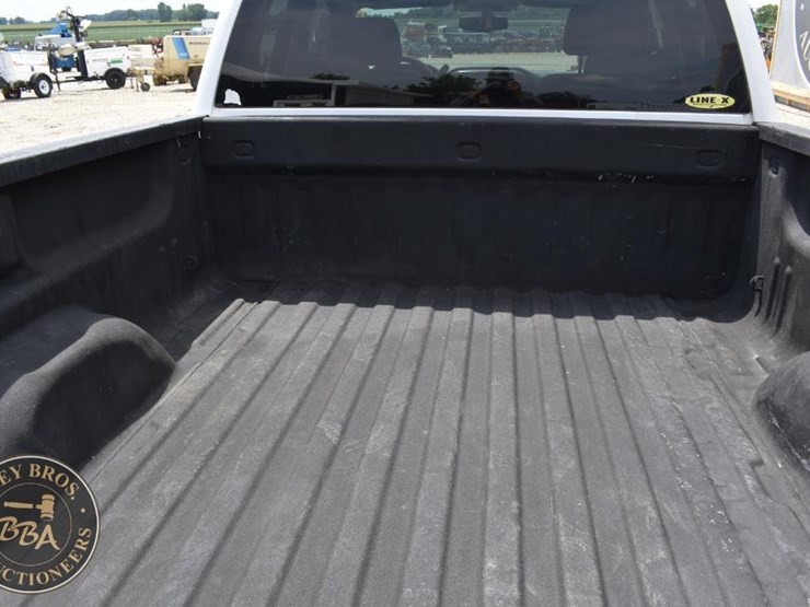 2017-chevrolet-silverado-1500-image-14
