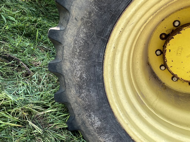 john-deere-8400-image-34