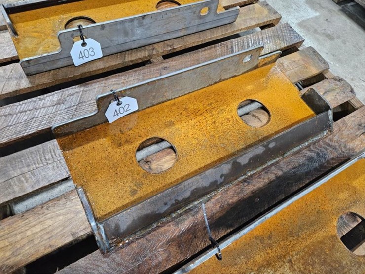 #402-•-new-kit-mini-skid-steer-face-plate-image-1