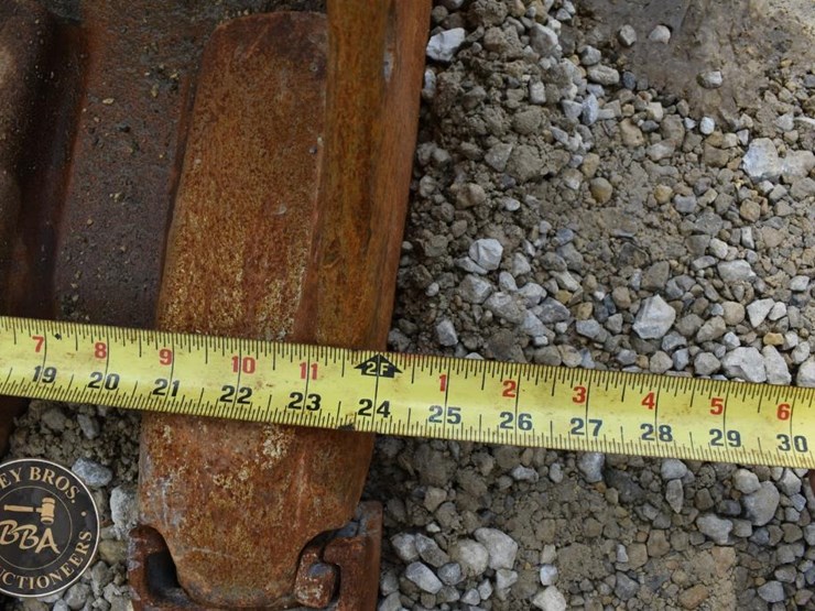 2012-komatsu-pc228us-lc-8-image-44