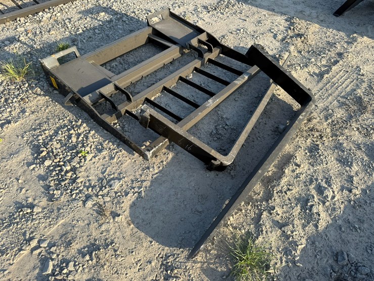 #2072-•-unused-58"-skid-steer-forks-inv#:-25095-image-4