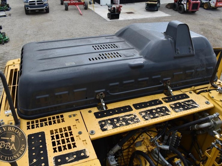 2015-komatsu-pc360-lc-11-image-52