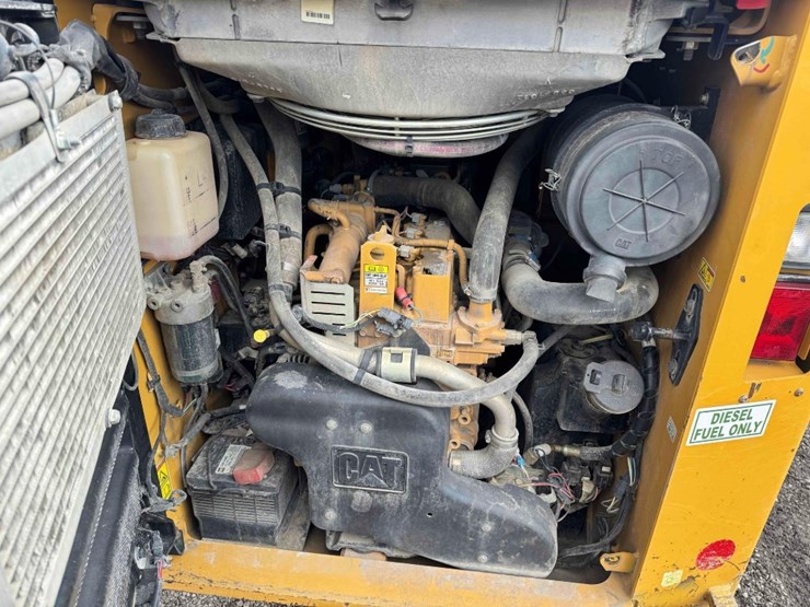 2015-caterpillar-279d-image-27