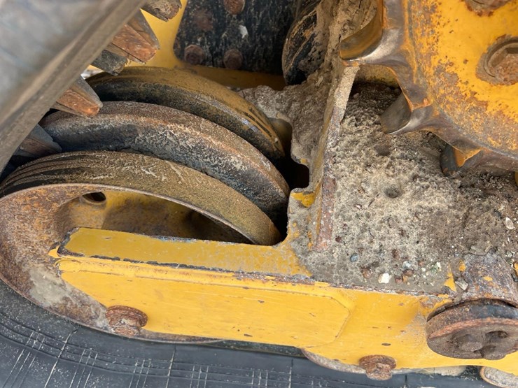 2021-caterpillar-279d3-image-18