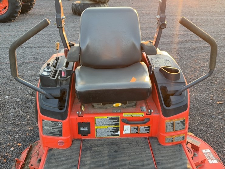 kubota-zd326-image-6