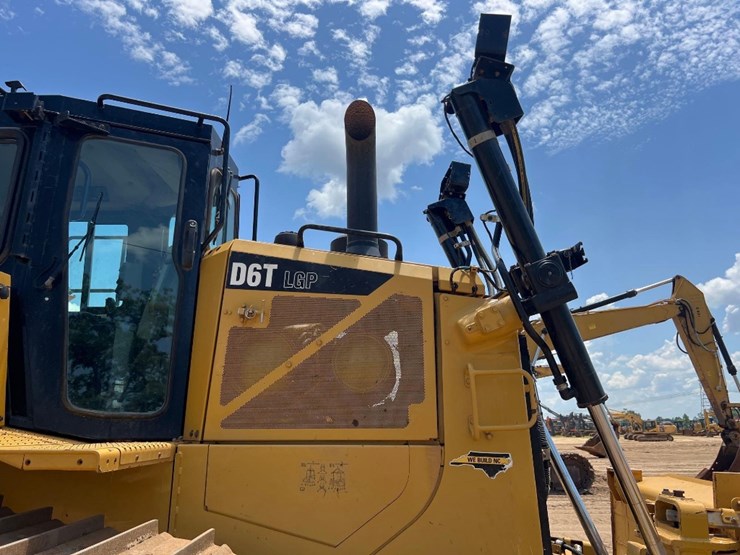 2015-caterpillar-d6t-lgp-image-19