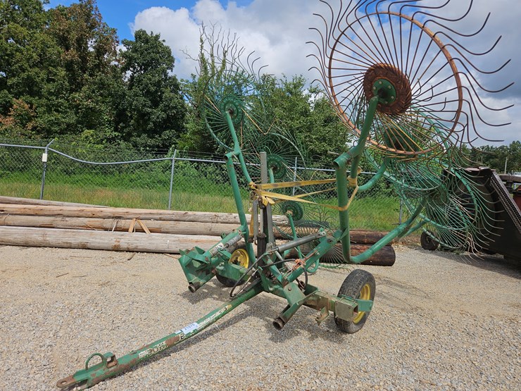 john-deere-702-image-1