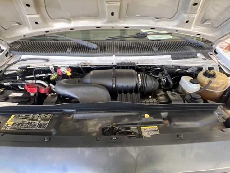 2012-ford-cargo-image-14
