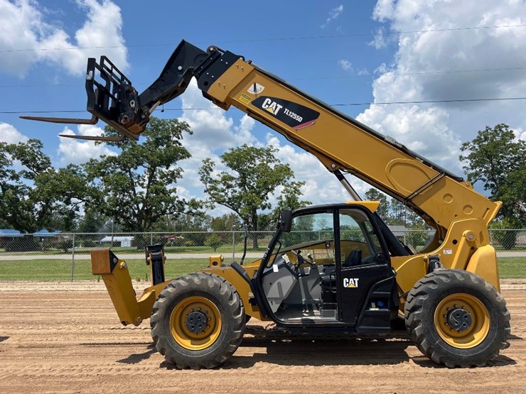 2019-caterpillar-tl1255d-image-1