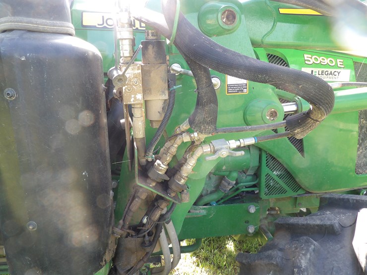 2019-john-deere-5090e-image-19