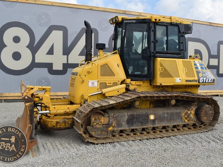 2015-komatsu-d61exi-23-image-3