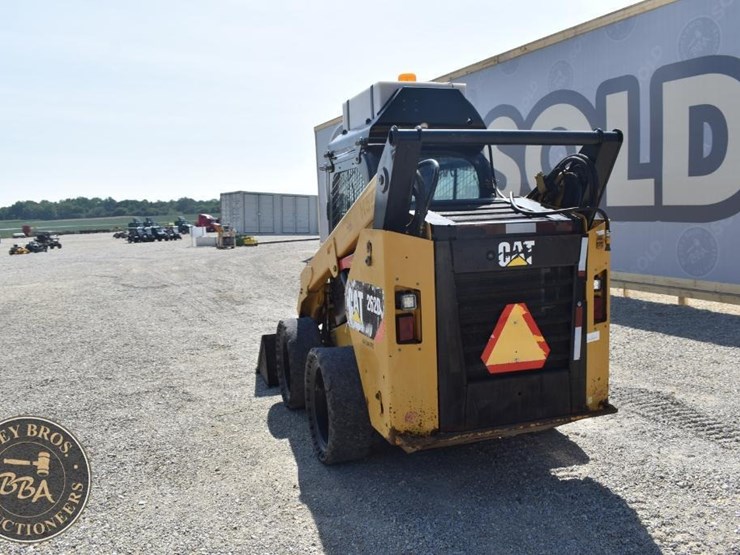 2018-caterpillar-262d-image-11
