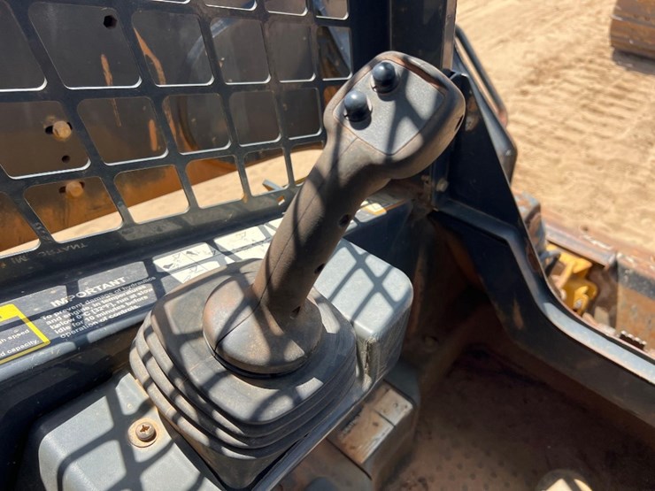 2019-deere-331g-image-29