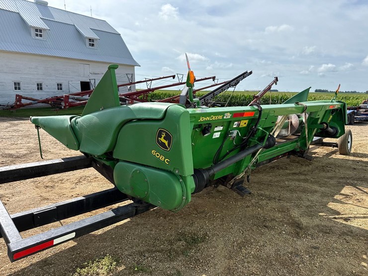 2012-john-deere-608c-image-4