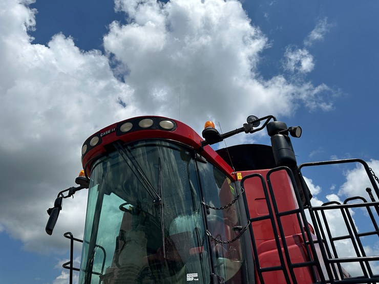 2012-case-ih-7230-image-30