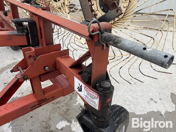 h&s-bifold12hyd-12-wheel-double-wheel-rake-image-13